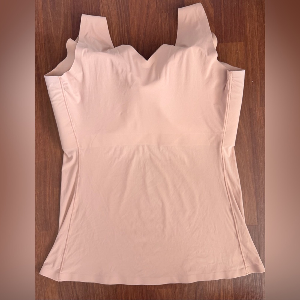 Evelyn & Bobbie The Smoothing Cami - Picture 4 of 5